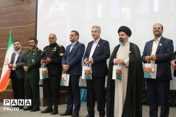 مراسم بزرگداشت مقام معلم در پردیس