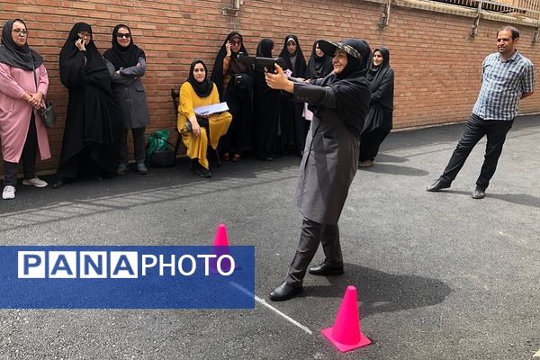 مسابقات ورزشی ویژه فرهنگیان به‌مناسبت گرامیداشت هفته معلم در ناحیه 2 شهرری 