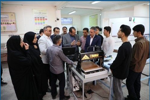 افتتاح واحد فناوری هنرستان فردوسی همدان؛ گامی نوین در مهارت‌آموزی دانش‌آموزان  