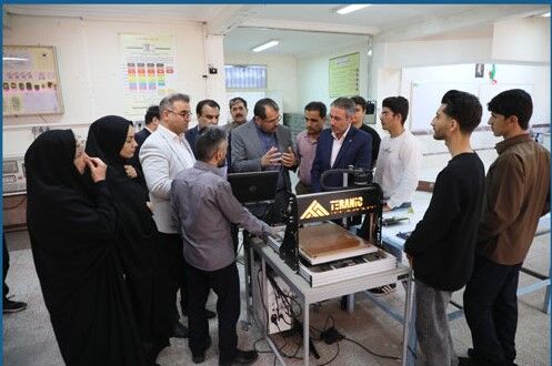 افتتاح واحد فناوری هنرستان فردوسی همدان؛ گامی نوین در مهارت‌آموزی دانش‌آموزان  
