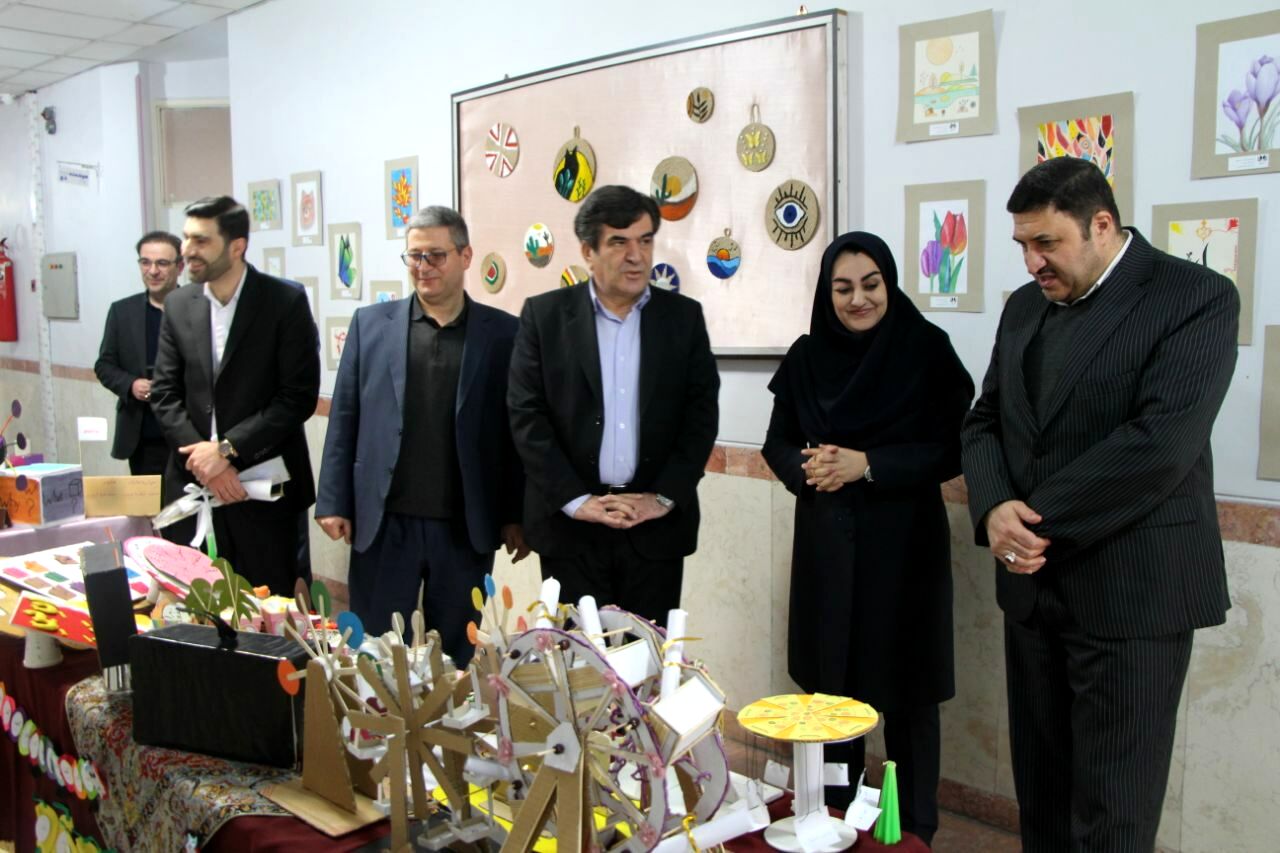 نقش هویت‌ساز معلمان در دوره متوسطه اول تعیین‌کننده است