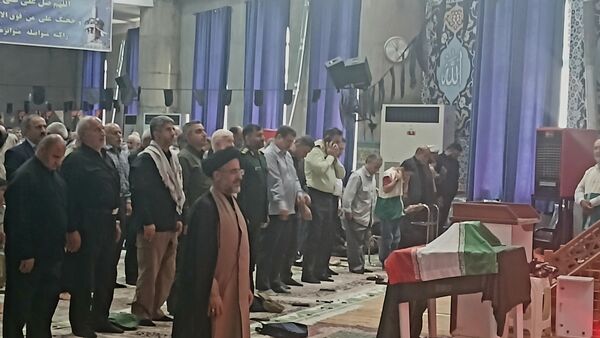 نماز جمعه سدی محکم در برابر دشمن