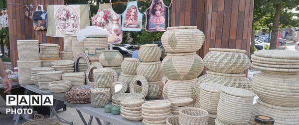 برپایی بازارچه صنایع دستی و مشاغل خانگی در پارک گلستان ساوجبلاغ