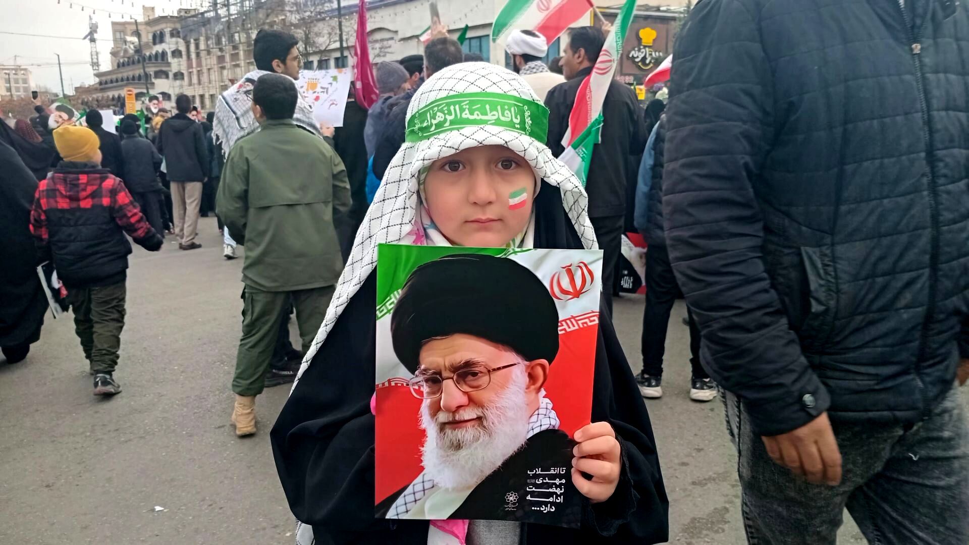 حضور پر شور مردم مشهد در راهپیمایی ۲۲ بهمن