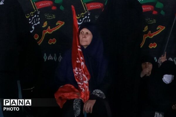 تجدید بیعت‌ میدان‌داران‌ شهرقدسی‌ با‌  سید و سالار‌ شهدا‌ در‌ شب عاشورا 