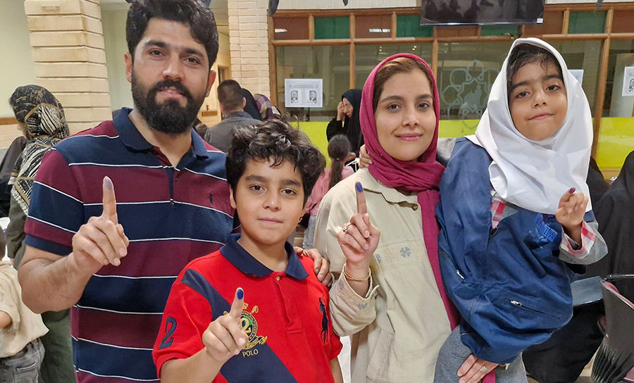 حضور پرشکوه مردم مشهد در دور دوم انتخابات ریاست‌جمهوری 