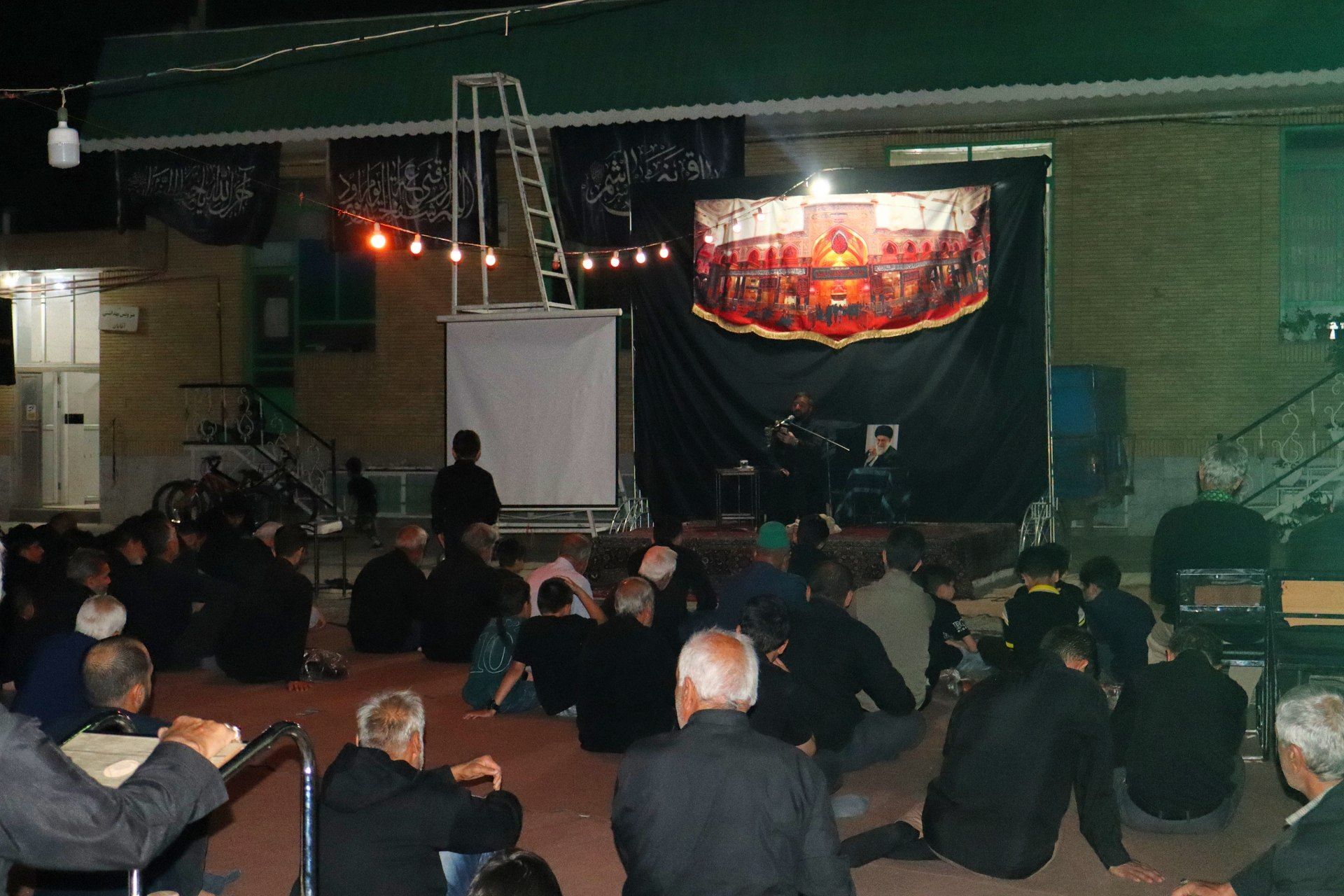 آیین عزاداری شب پنجم محرم در مسجد شیرزاد