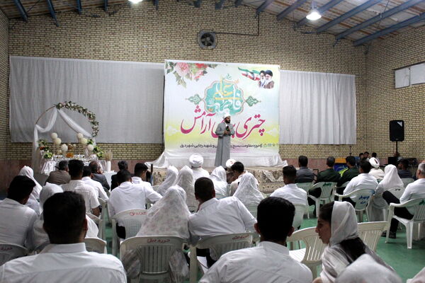 جشن چتری برای آرامش در شهر درق