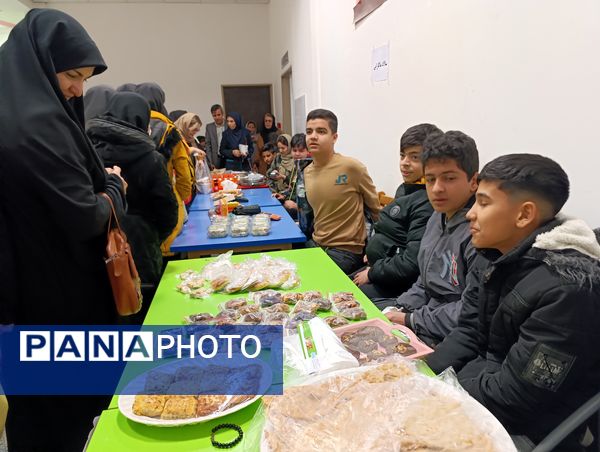 برپایی بازارچه کار و فناوری دبیرستان غیر دولتی شایستگان آشخانه 