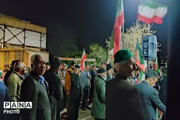 سنگر ما خیابان است 