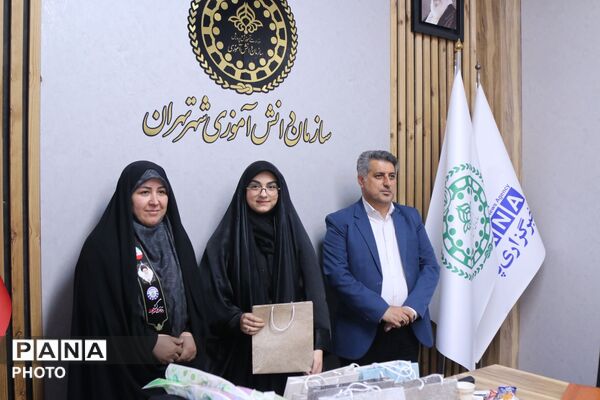 تقدیر از مربیان و دانش‌آموزان پیشتاز در فعالیت موکب‌های سازمان دانش‌آموزی شهر تهران