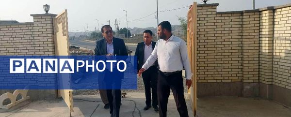 بازدید مدیر آموزش و پرورش ناحیه یک بندرعباس از مدارس روستای سرزه و خاروک