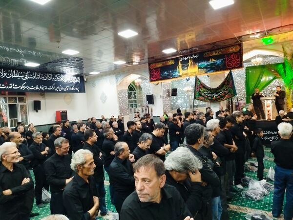 اجتماع عزاداران در جوار امامزاده سید حمزه کاشمر به مناسبت شام غریبان
