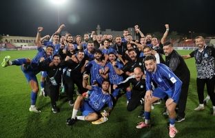 ترکیب استقلال در مصاف با یاران تارتار/بازوبند کاپیتانی بر بازوی حردانی