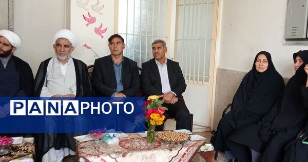 مراسم سپاس معلم در مدارس شهرستان دره شهر