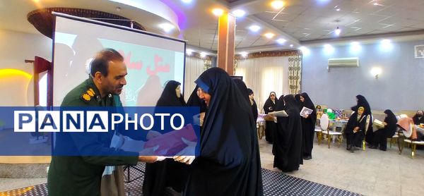 تجلی آوای وحی در آیین تجلیل از برگزیدگان مسابقات قرآن و عترت بسیج ملایر