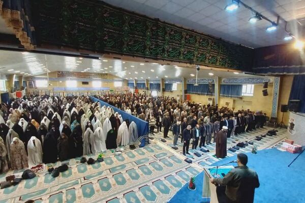 تقدیر از مدیران و فعالان پیشگیری از آسیب‌های اجتماعی شهرک امید صفادشت در نماز جمعه