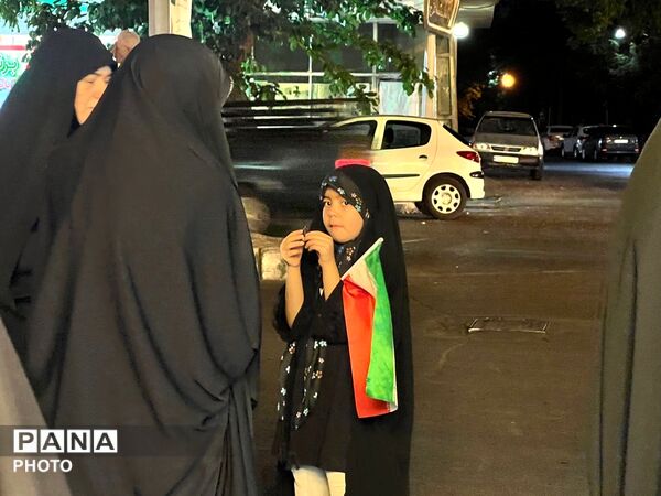 حضور باشکوه  مردم کرج در صد و هفتمین شب از تجمعات مردمی