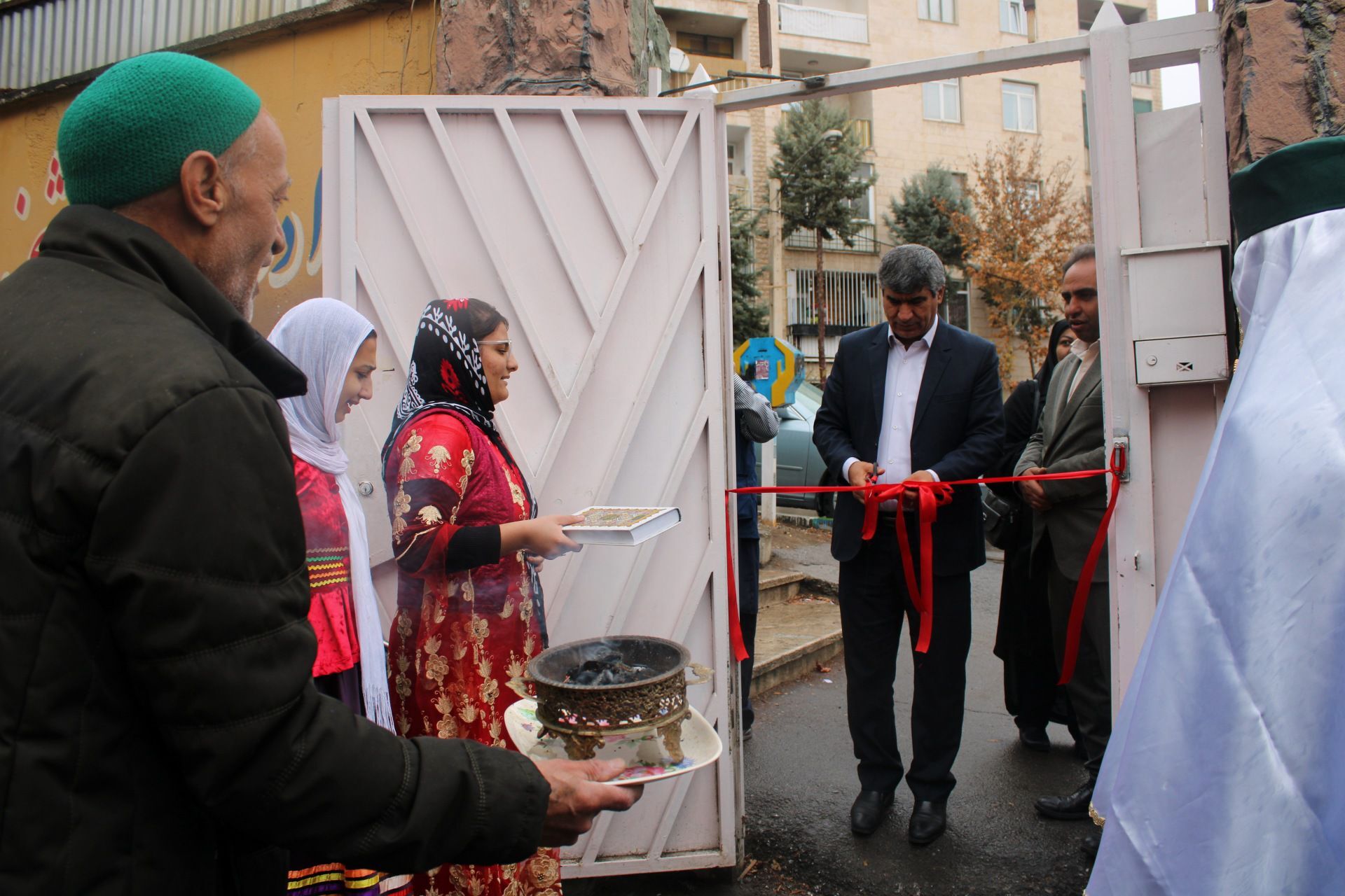  آیین افتتاح جشنواره ماها و ایران‌مون در دبیرستان خدیجه کبری پردیس 