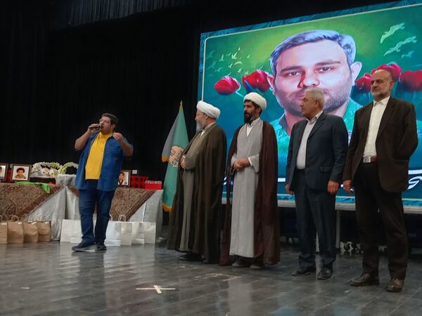 پایان شیرین دوره‌های آموزشی «غنچه‌های نور» با حضور چهره محبوب کودک و نوجوان در کاشان