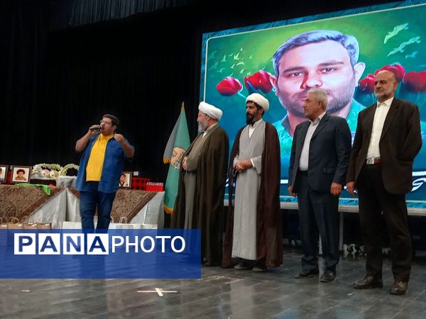 پایان شیرین دوره‌های آموزشی «غنچه‌های نور» با حضور چهره محبوب کودک و نوجوان در کاشان