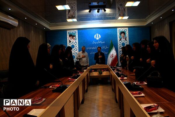 نشست هم‌اندیشی مربیان طرح «امین» مدارس  بهارستان دو 