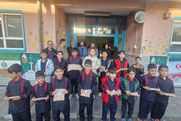 هفته کتاب و کتاب خوانی در مدارس فشافویه؛ فرصتی برای رشد فرهنگی دانش آموزان