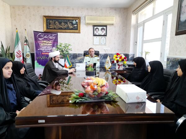دیدار کادر مدرسه شاهد ارض اقدس با پرسنل نیروی انتظامی