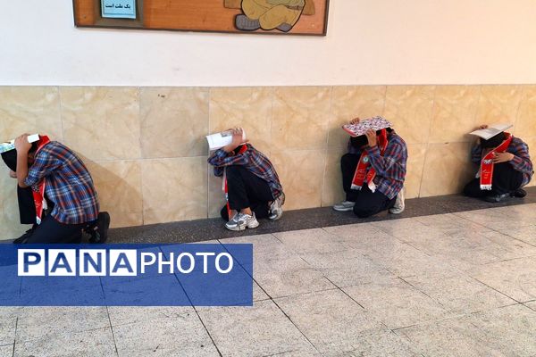 مانور زلزله در دبستان معارف 6 ناحیه 3