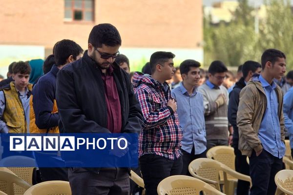هنرستان موفقیان اسلامشهر میزبان آیین یادواره شهدا با حضور جمعی از مسئولان بود