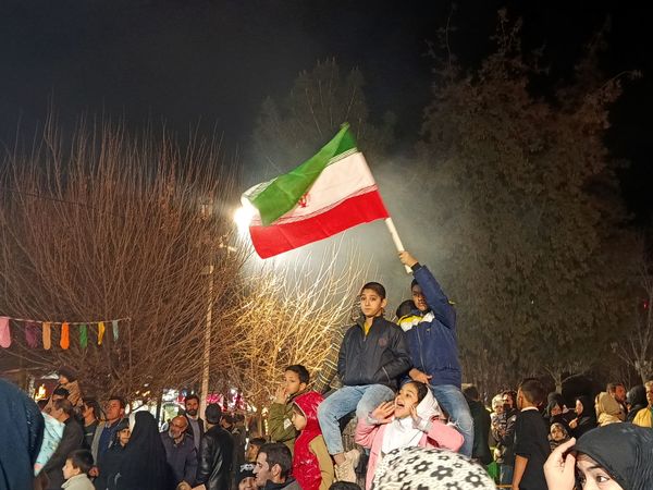 گلبانک الله اکبر در پارک‌کودک خیابان امام شهرستان کاشمر 