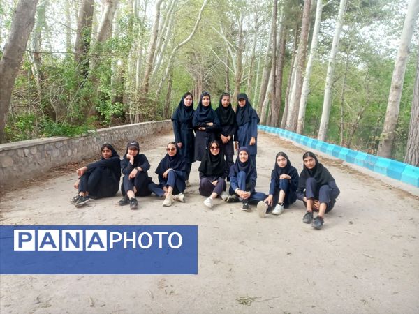 اردوی تفریحی تشویقی دانش‌آموزان دبیرستان زنده یاد رقیه مظفری‌نیا 