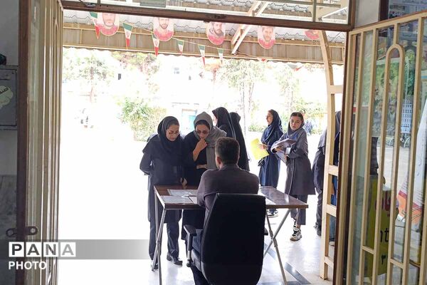 نمایش توانمندی دانش‌آموزان در جشنواره نوجوان خوارزمی/2