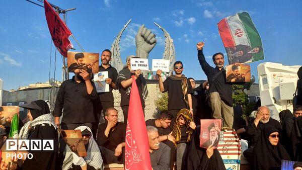 آخرین بدرقه رهبر شهید انقلاب در تهران
