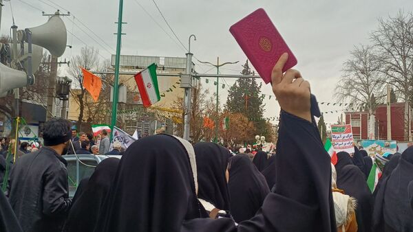 دانش‌آموزان، پاسداری از انقلاب را آغاز می‌کنند