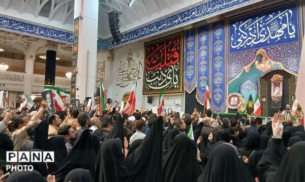 وداع با پیکر شهید امیر سرلشکر سید عبدالرحیم موسوی در حرم بانوی کرامت