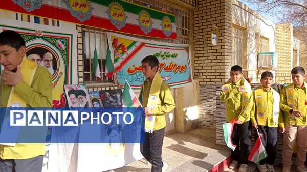 طنین زنگ انقلاب در مدرسهٔ شهید صادقی باخرز