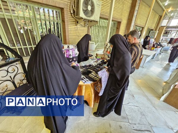 برپایی نمایشگاه عفاف و حجاب در آموزش و پرورش منطقه ۱۴ تهران