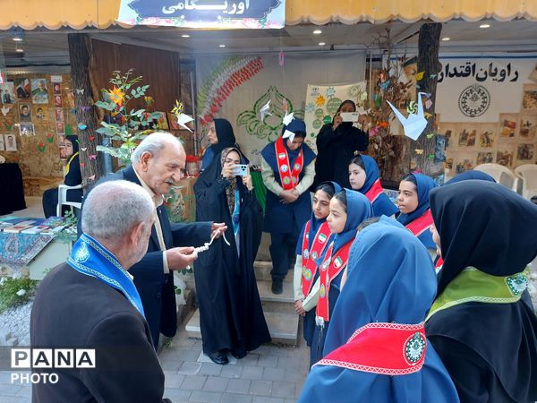 فعالیت چشمگیر آموزش و پرورش ناحیه ۶ در نمایشگاه برمدار ایران سازمان‌ دانش آموزی خراسان رضوی