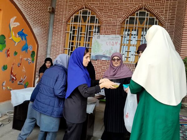 برپایی بازارچه کار و دانش‌آموزی در مدرسه شاهد شهرستان کردکوی