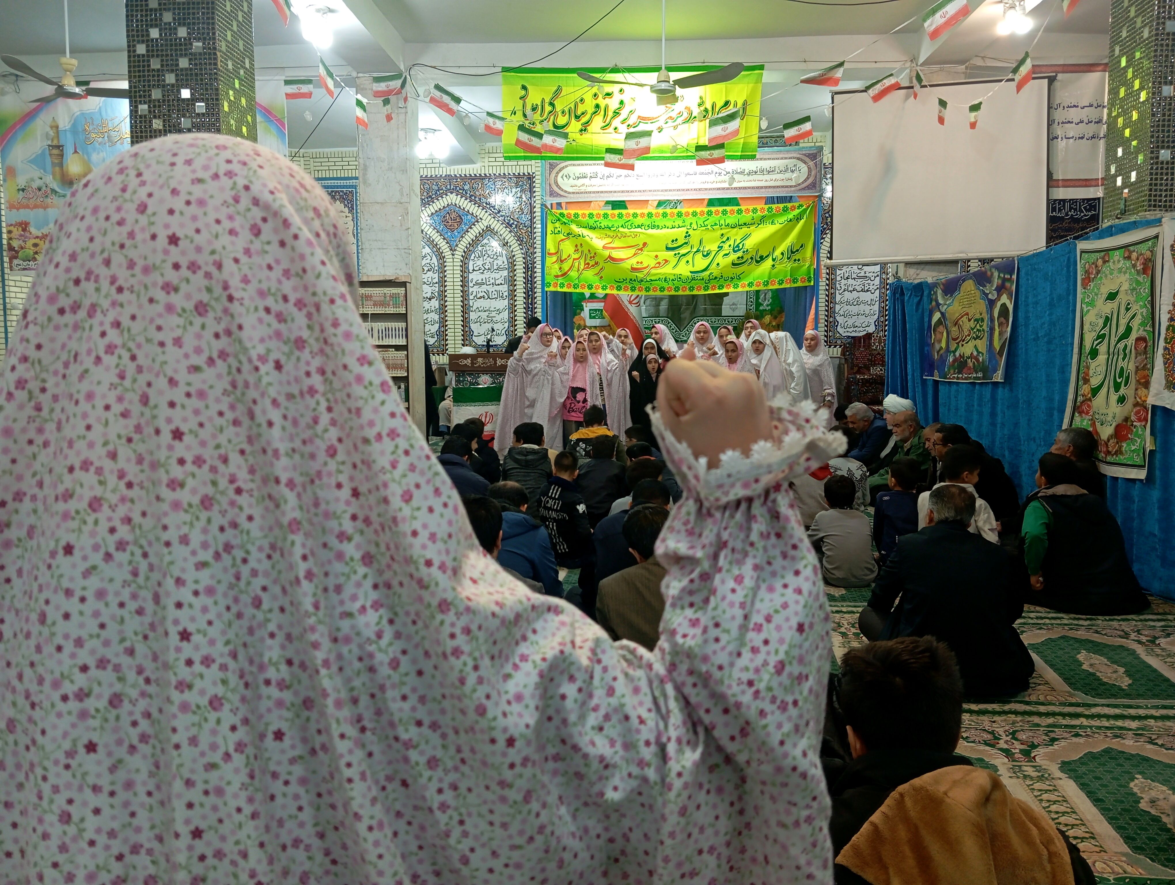 وقتی دانش‌آموزان میزبان جشن دهه فجر می‌شوند