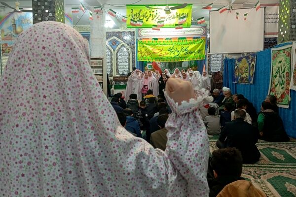 وقتی دانش‌آموزان میزبان جشن دهه فجر می‌شوند