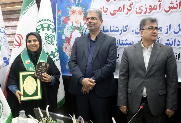 تجلیل از مسئولان، کارشناسان، مربیان و دانش‌آموزان پیشتاز برتر سازمان دانش‌آموزی استان بوشهر 