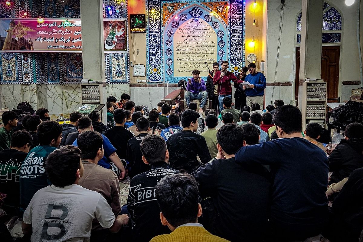 افتتاحیه اعتکاف دانش‌آموزی مسجد قمربنی هاشم باقرشهر 