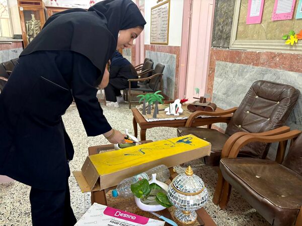 فضاسازی نمادین هنرستان تلاش با مشارکت دانش‌آموزان در آستانه ۱۳ آبان