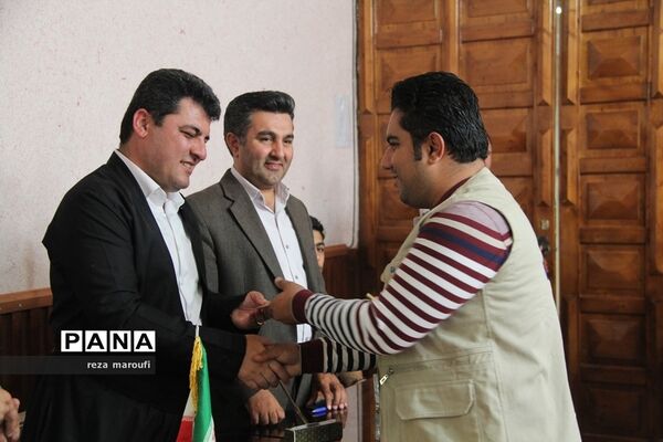 نشست خبری فرماندار سردشت با اصحاب  رسانه استان