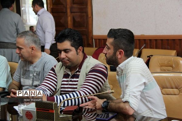 نشست خبری فرماندار سردشت با اصحاب  رسانه استان
