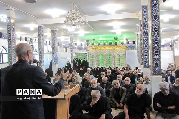 مراسم اهدا پرچم و کتیبه استان قدس رضوی به 30 هیت مذهبی استان