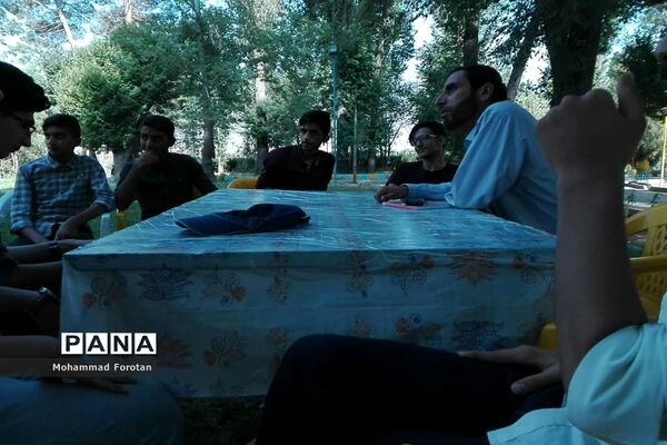 اولین اردوی آموزشی توجیهی همیاران مشاور پسر در استان فارس