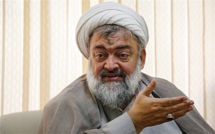 ادیب یزدی: نباید در دعواهای جناحی از ابزار عزاداری عاشورا استفاده کرد